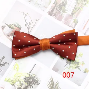 Classico papillon arancione a pois da uomo, elegante tessuto in raso ideale per matrimoni.