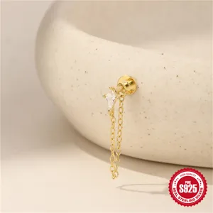Nahaufnahme S925 Sterling Silber Ohrring mit Diamantstein und Kette Detailansicht