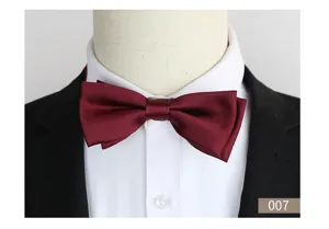 Elegante bordeauxrode vlinderdas voor heren, perfecte formele accessoire voor feesten.