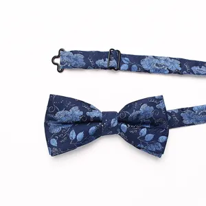 Pajarita azul con estampado floral de poliéster para hombre, correa ajustable y hebilla.