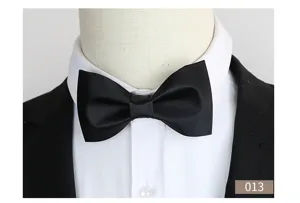 Zwarte vlinderdas detail voor heren, perfect voor bruiloft, bruidegom en formele pakken.