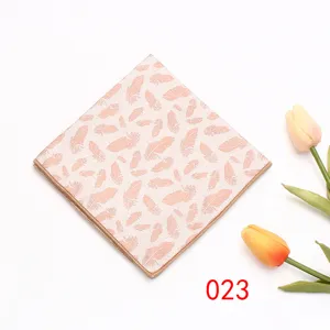 Fazzoletto da taschino uomo rosa con motivo a piuma per abito formale da lavoro accessorio banchetto