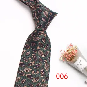 Vintage green jacquard men's business necktie with leaf pattern, classic 8cm width style.