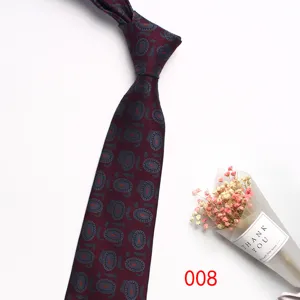 Cravatta da uomo rossa vintage in poliestere con motivo astratto, accessorio per abito elegante.