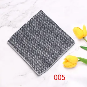 Heren pochet van polyester met geometrisch patroon, verfijnde randafwerking details.