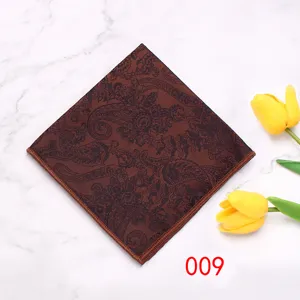 Bruine paisley pochet voor heren, elegante polyester zakdoek voor formele pak.