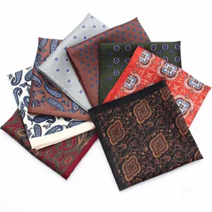 Lot de pochettes de costume homme motif cachemire fleuri, accessoire mariage chic.