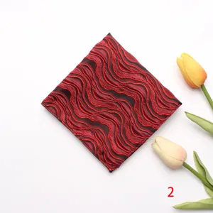 Pañuelo de bolsillo jacquard retro para hombre, elegante patrón de ondas rojas y negras.