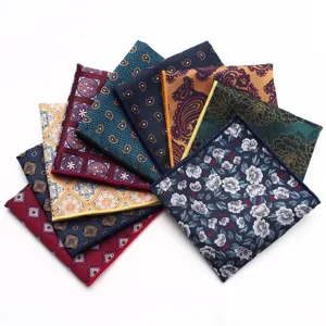 Pochette de costume homme style retro motif floral paisley mouchoir mariage et affaire
