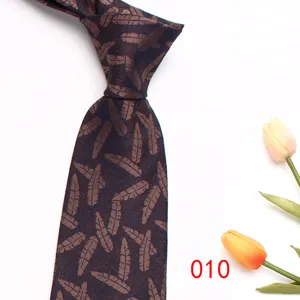 Men's business formal jacquard tie with stylish feather pattern for daily office wear.