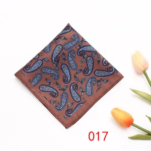 Homme marron paisley pochette de costume formelle mouchoir accessoire élégant vue détail
