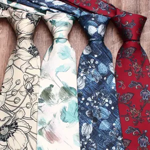 Ensemble de cravates imprimees tendance pour homme avec motifs floraux et cachemire mariage.