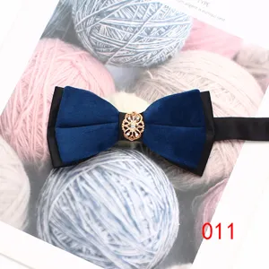Farfallina in velluto blu navy per uomo matrimonio abito con fiore in cristallo metallo.