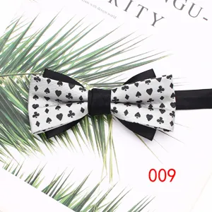 Pajarita negra de hombre de poliéster con patrón de naipes, accesorio elegante de boda.