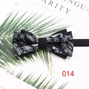 Pajarita negra de jacquard con estampado de cachemira plateada, accesorio elegante para bodas.
