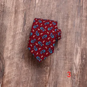 Smalle herenstropdas van katoen met rode paisley print voor een stijlvolle zakelijke look.