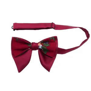 Elegante papillon da uomo vintage con fiori a doppio strato per matrimonio ed eventi.