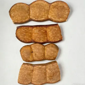 Nahaufnahme Details von naturgetrockneten Entada Bohne Schoten, ideal fuer Basteln und Dekoration.