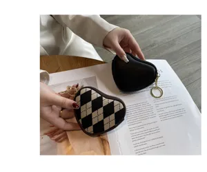 Süße herzförmige Mini Canvas Münzbörse für Damen, stilvolle kleine Schlüsseltasche.