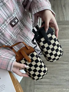 Modieuze kleine crossbody telefoontas van geruite canvas en leer voor dames dagelijks.