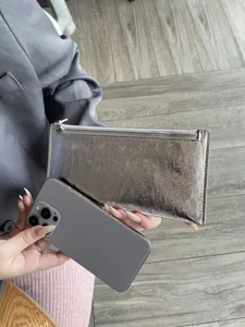 Echt lederen lange portemonnee voor dames, metallic zilveren telefoontas, stijlvolle clutch.