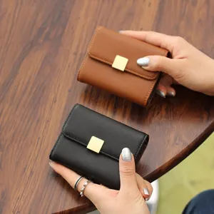 Monedero mini trifold de cuero minimalista para mujer lindo tarjetero compacto con hebilla de metal