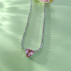 Collier ras de cou strass coeur rose étincelant chaîne clavicule pour femmes tendance