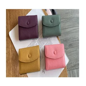 Petit porte-carte en cuir pour femme, joli porte-monnaie avec fermeture à bouton, multicolore.