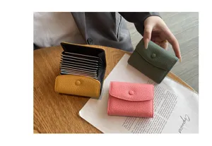 Porte-cartes accordéon minimaliste en cuir véritable avec plusieurs fentes pour un usage quotidien