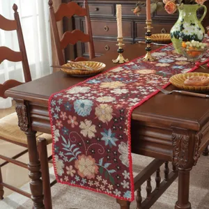 Corsia da tavolo jacquard floreale vintage con bordi a conchiglia per decorare la cucina.