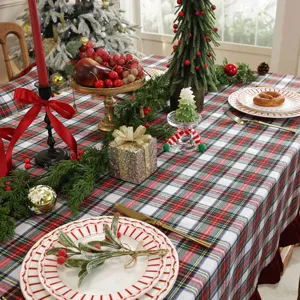 Nappe de Noel a carreaux rouge et verte en tissu teint en fils pour table fete.