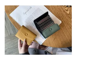 Porte-cartes accordéon en cuir véritable pour femmes, mini portefeuille compact multi-fentes.