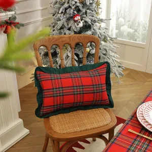 Housse de coussin de noël rouge et verte à carreaux avec bord volanté pour déco