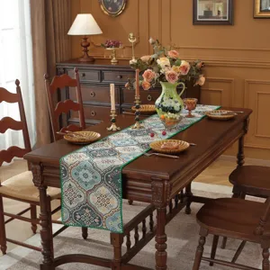 Runner da tavola in jacquard stile vintage americano con motivo floreale per decorazioni.