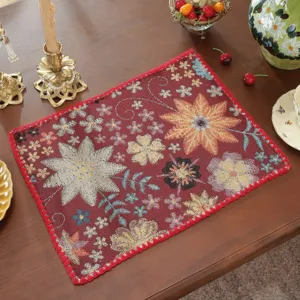 Centro tavola runner jacquard tinto in filo vintage americano con motivo floreale e bordo conchiglia