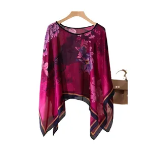 Elegantes fuchsiafarbenes Satin-Poncho-Schal mit Blumendruck für Damen Sonnenschutz