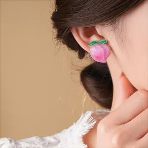 Süße Harz Pfirsich Ohrstecker für Damen, frische Mode minimalistischer Sommerschmuck.