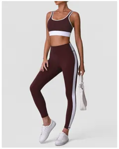 Modisches colorblocked Sport-BH und High-Waist Yoga Leggings Set tolle Detailansicht.