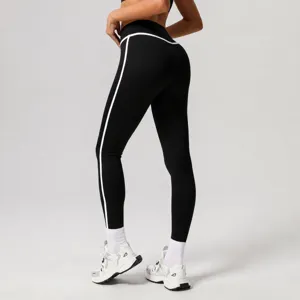 Hohe Taille Fitness Yoga Hose für Damen, schwarze Sport Leggings mit weißen Seitenstreifen.