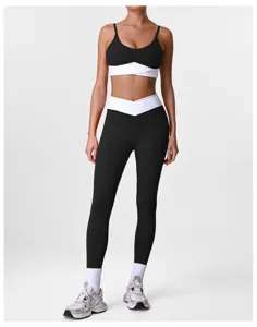 Ensemble de sport soutien-gorge et leggings colorblock pour fitness, course et yoga training.