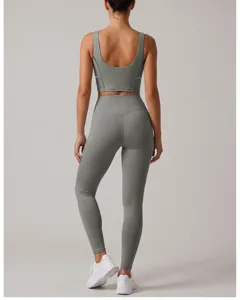 Graues Fitness Yoga Set mit Ansicht von hinten, High Waist Leggings und Sport-BH.