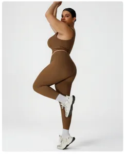 Plus Size Yoga Leggings Set braune Sportbekleidung Fitness Hose Crop Top Detailansicht