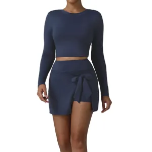 Γυναικείο αθλητικό σετ με μακρυμάνικο crop top και φούστα τένις ρούχα γυμναστικής fitness