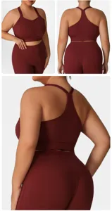 Ensemble soutien-gorge de sport et pantalon de yoga grande taille, vue arrière détaillée, fitness.