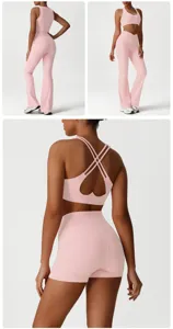 Detailansicht des rosa Damen Yoga Fitness Sets mit stylischem Rückenausschnitt und hoher Taille.