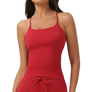 Débardeur de yoga rouge pour femme, caraco de fitness à fines bretelles, haut de sport actif.