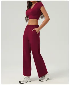 Ensemble de sport bordeaux femme avec crop top et pantalon taille haute large details