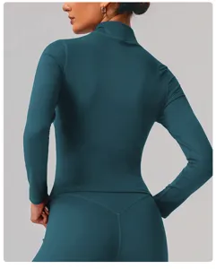 Rückansicht Detail der einfarbigen türkisen Damen Langarm Sport Yoga Jacke Oberbekleidung