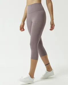 Bequeme Damen Yoga Leggings mit hohem Bund, weiche Sport Hose im 3/4 Schnitt ideal.