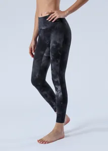 Ψηλόμεσο κολάν γιόγκα tie dye λεπτομέρεια, άνετο ελαστικό αθλητικό παντελόνι γυναίκας.